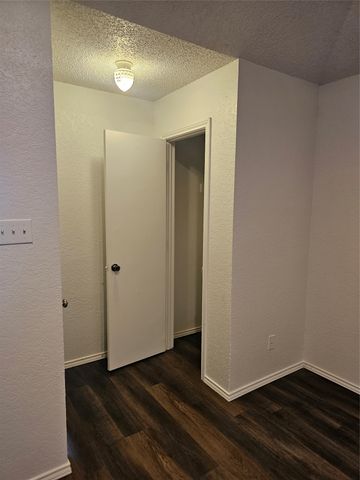 2825 Ridgecrest Drive, Fort Worth, TX 76133