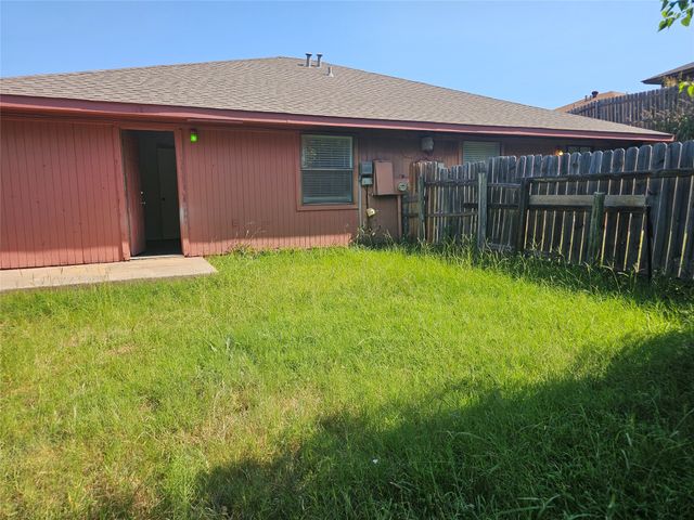 2825 Ridgecrest Drive, Fort Worth, TX 76133