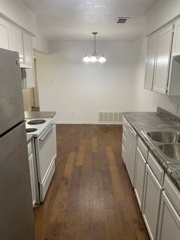 2825 Ridgecrest Drive, Fort Worth, TX 76133