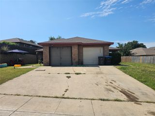 2825 Ridgecrest Drive, Fort Worth, TX 76133