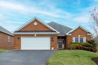 1613 Forest Highlands CT, Salem, VA 24153