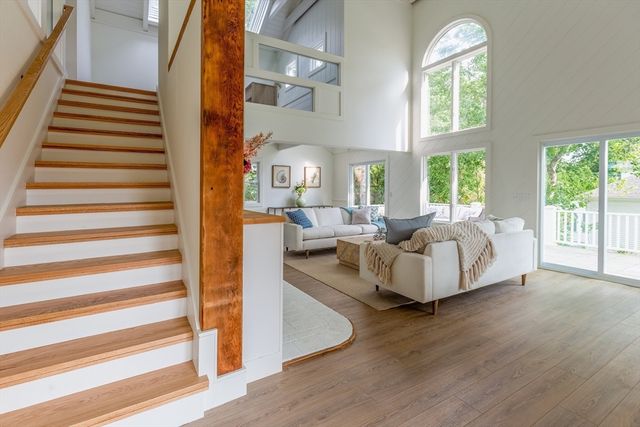 43 Seabreeze Dr, Bourne, MA 02532