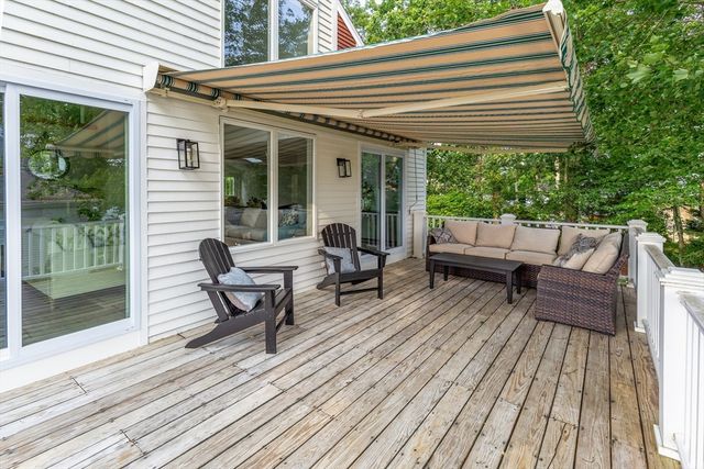 43 Seabreeze Dr, Bourne, MA 02532