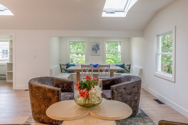 43 Seabreeze Dr, Bourne, MA 02532
