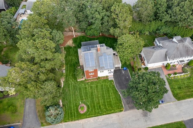 43 Seabreeze Dr, Bourne, MA 02532