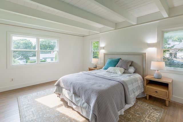 43 Seabreeze Dr, Bourne, MA 02532