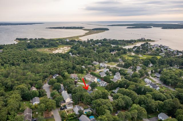 43 Seabreeze Dr, Bourne, MA 02532