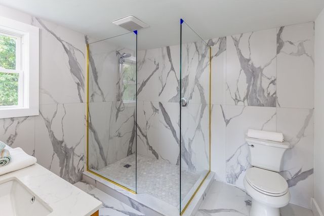 43 Seabreeze Dr, Bourne, MA 02532