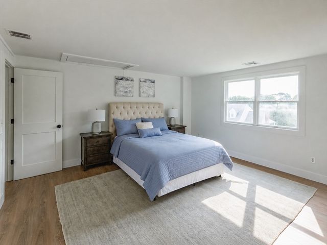 43 Seabreeze Dr, Bourne, MA 02532