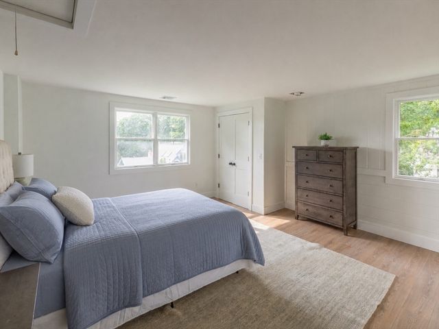 43 Seabreeze Dr, Bourne, MA 02532