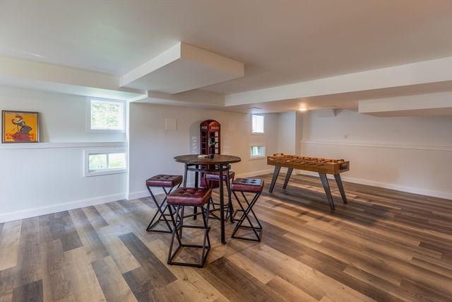 43 Seabreeze Dr, Bourne, MA 02532