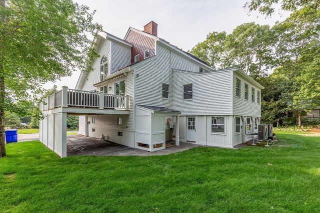 43 Seabreeze Dr, Bourne, MA 02532