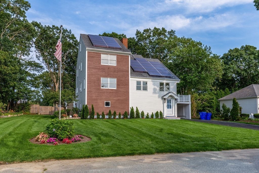 43 Seabreeze Dr, Bourne, MA 02532