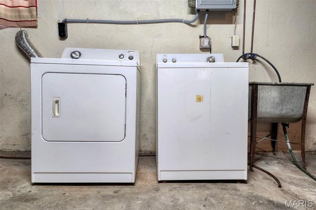 217 Emerling Drive, Normandy, MO 63121