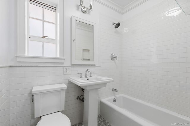 20 N Broadway B305, White Plains, NY 10601