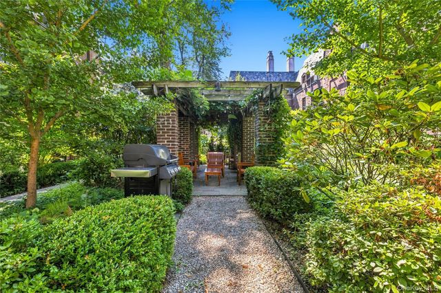 20 N Broadway B305, White Plains, NY 10601