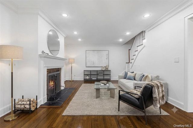 20 N Broadway B305, White Plains, NY 10601