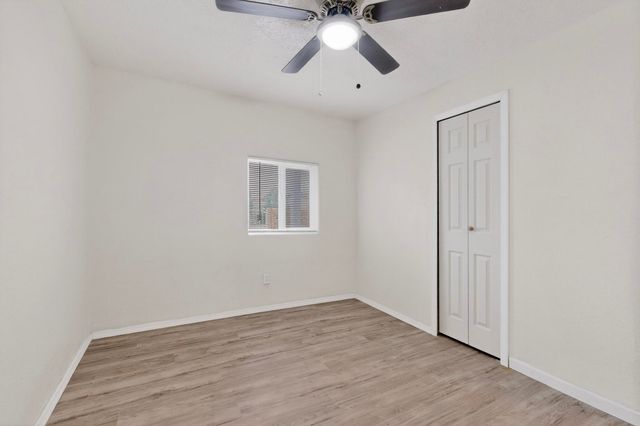 376 58th Street NW, Albuquerque, NM 87105