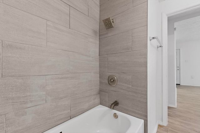 376 58th Street NW, Albuquerque, NM 87105