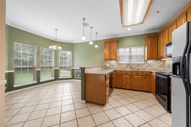 1112 South Haven Drive, Hewitt, TX 76643