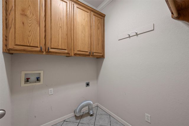 1112 South Haven Drive, Hewitt, TX 76643