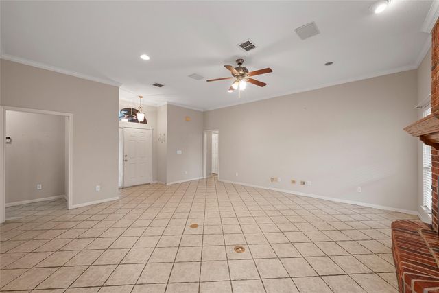 1112 South Haven Drive, Hewitt, TX 76643