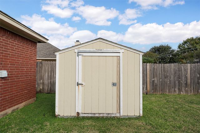 1112 South Haven Drive, Hewitt, TX 76643