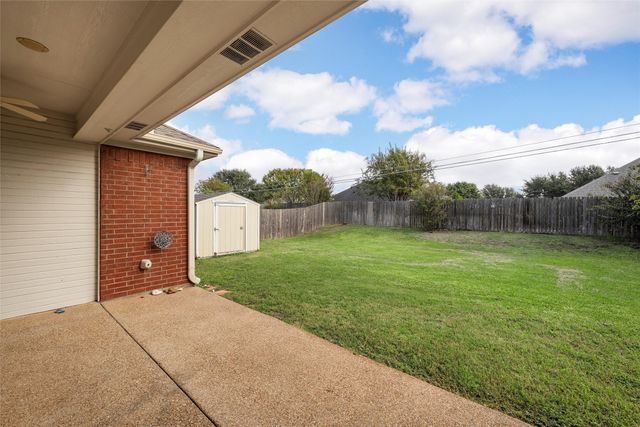 1112 South Haven Drive, Hewitt, TX 76643