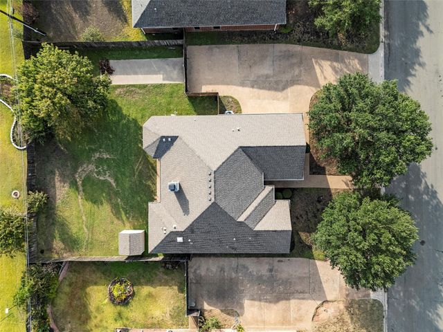 1112 South Haven Drive, Hewitt, TX 76643