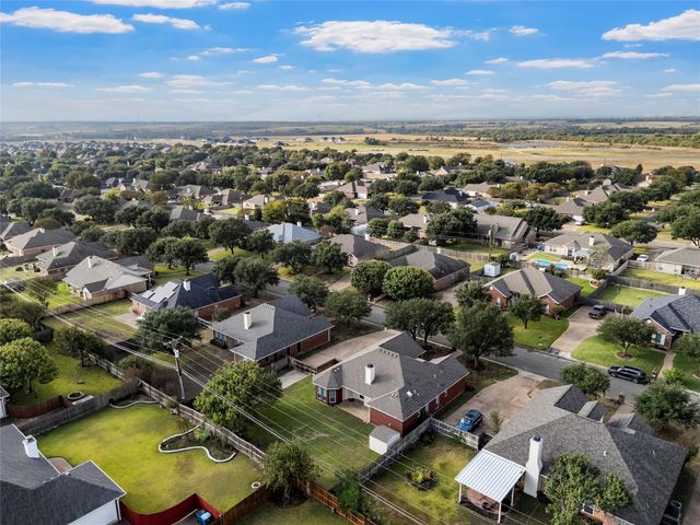 1112 South Haven Drive, Hewitt, TX 76643