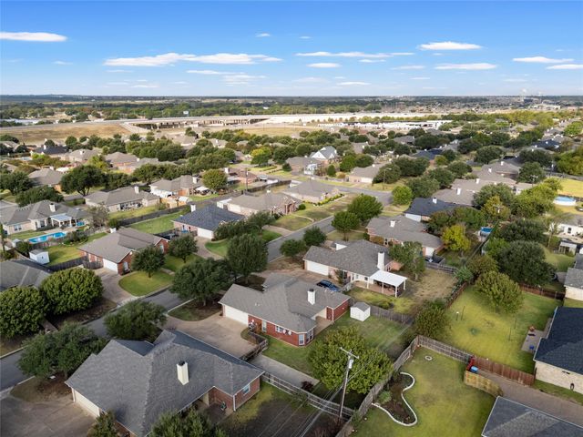 1112 South Haven Drive, Hewitt, TX 76643