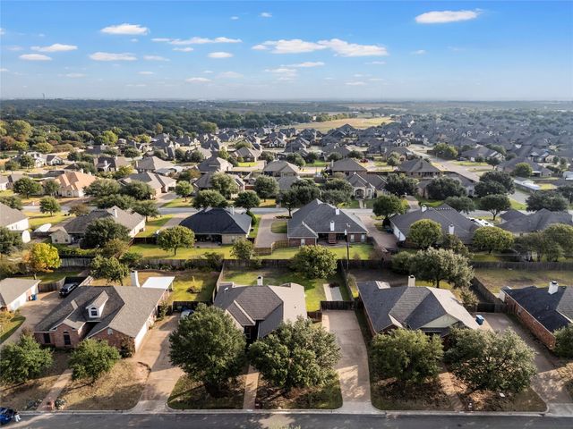 1112 South Haven Drive, Hewitt, TX 76643