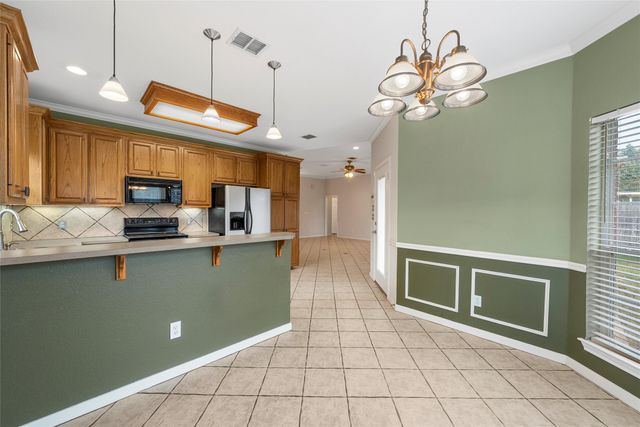 1112 South Haven Drive, Hewitt, TX 76643