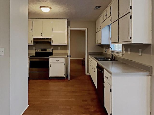 410 Southmoor Circle, Stockbridge, GA 30281