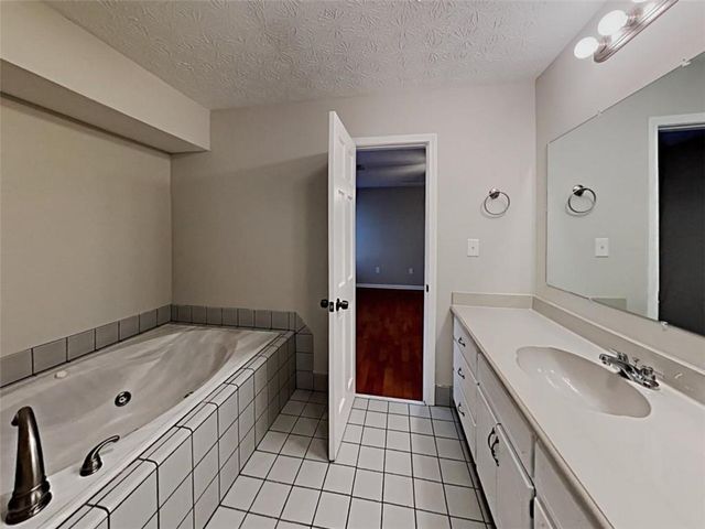 410 Southmoor Circle, Stockbridge, GA 30281