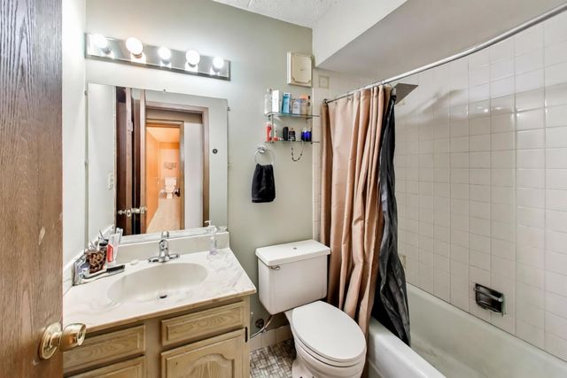 2244 N Harlem Avenue 8, Elmwood Park, IL 60707