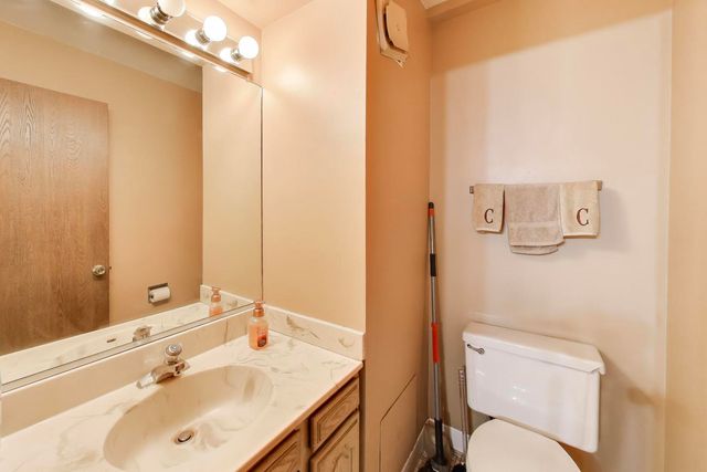 2244 N Harlem Avenue 8, Elmwood Park, IL 60707