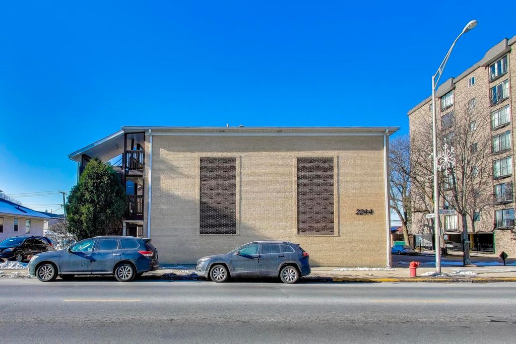 2244 N Harlem Avenue 8, Elmwood Park, IL 60707