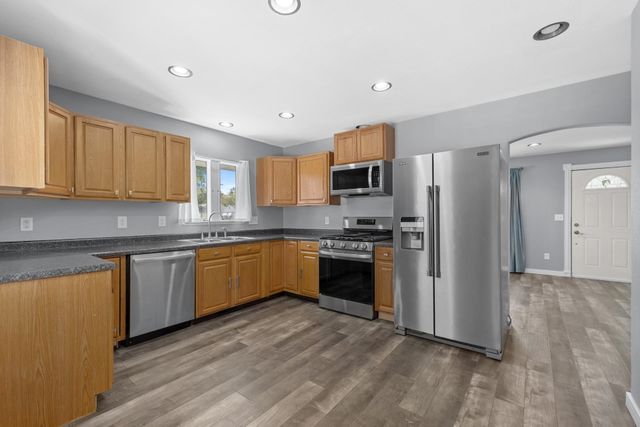 511 & 515 19TH ST SE, Minot, ND 58701