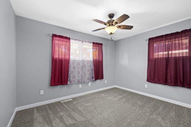 511 & 515 19TH ST SE, Minot, ND 58701