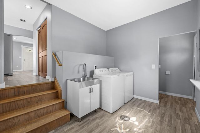 511 & 515 19TH ST SE, Minot, ND 58701