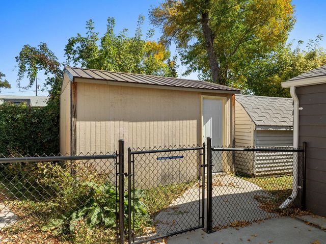 511 & 515 19TH ST SE, Minot, ND 58701