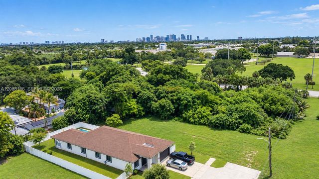 2620 NW 20th Avenue, Oakland Park, FL 33311