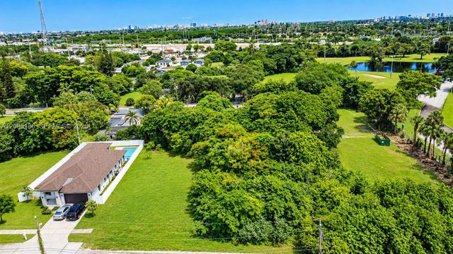 2620 NW 20th Avenue, Oakland Park, FL 33311