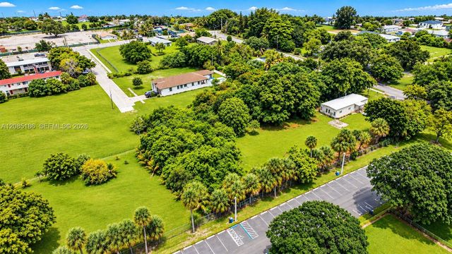 2620 NW 20th Avenue, Oakland Park, FL 33311