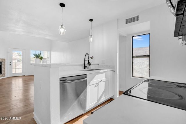 19820 N 13TH Avenue 218, Phoenix, AZ 85027