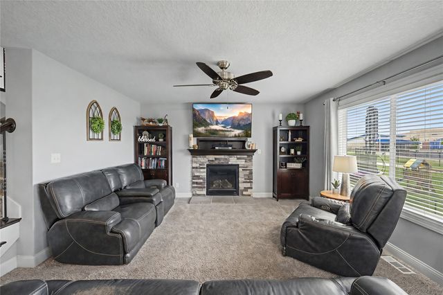 310 Aspen Drive NE, Bondurant, IA 50035