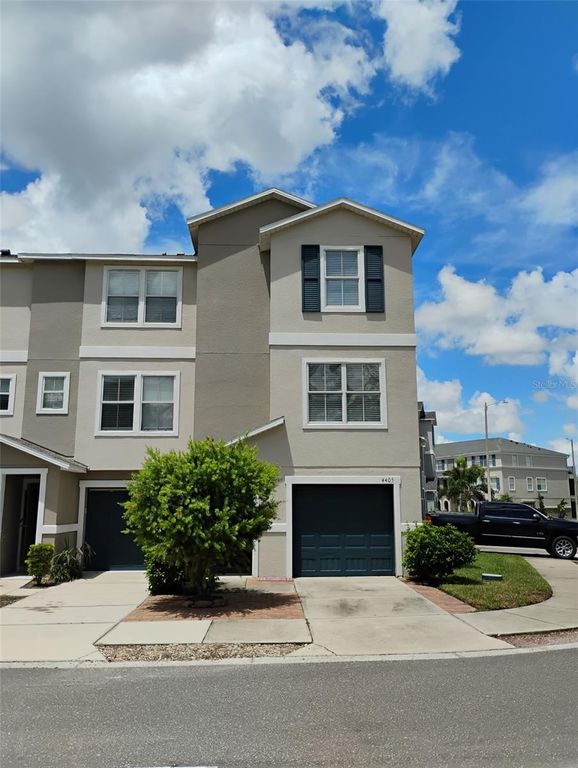 Image 2 of property listing at 4405 TUSCAN LOON DRIVE, Tampa, FL 33619