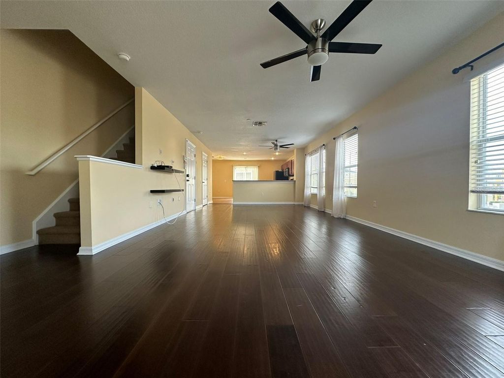 Image 4 of property listing at 4405 TUSCAN LOON DRIVE, Tampa, FL 33619