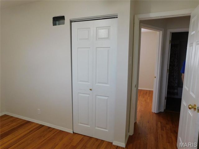 220 Arras Drive, Oakville, MO 63129